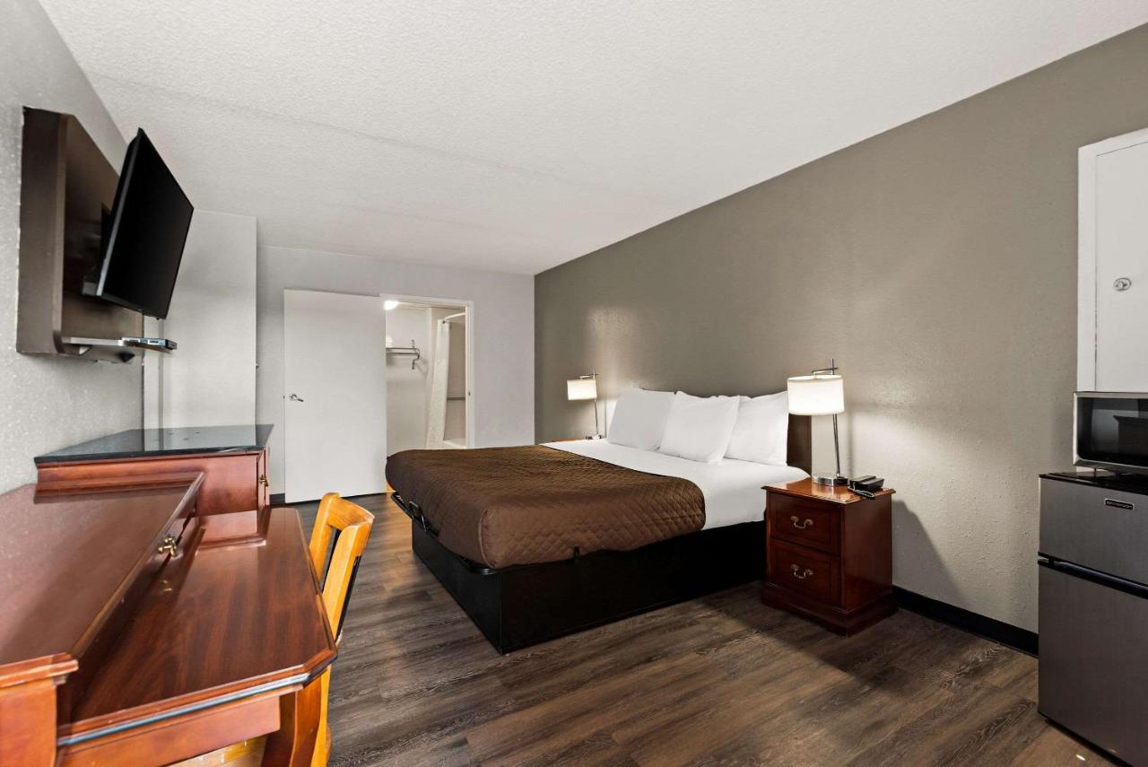 Rodeway Inn Brooklawn Dış mekan fotoğraf