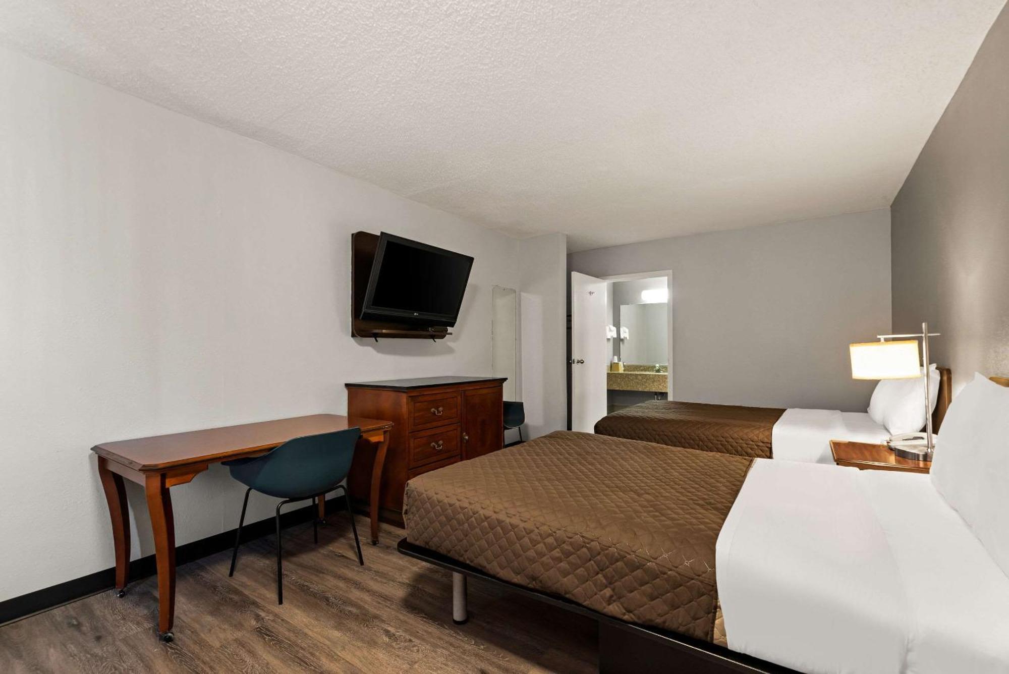 Rodeway Inn Brooklawn Dış mekan fotoğraf