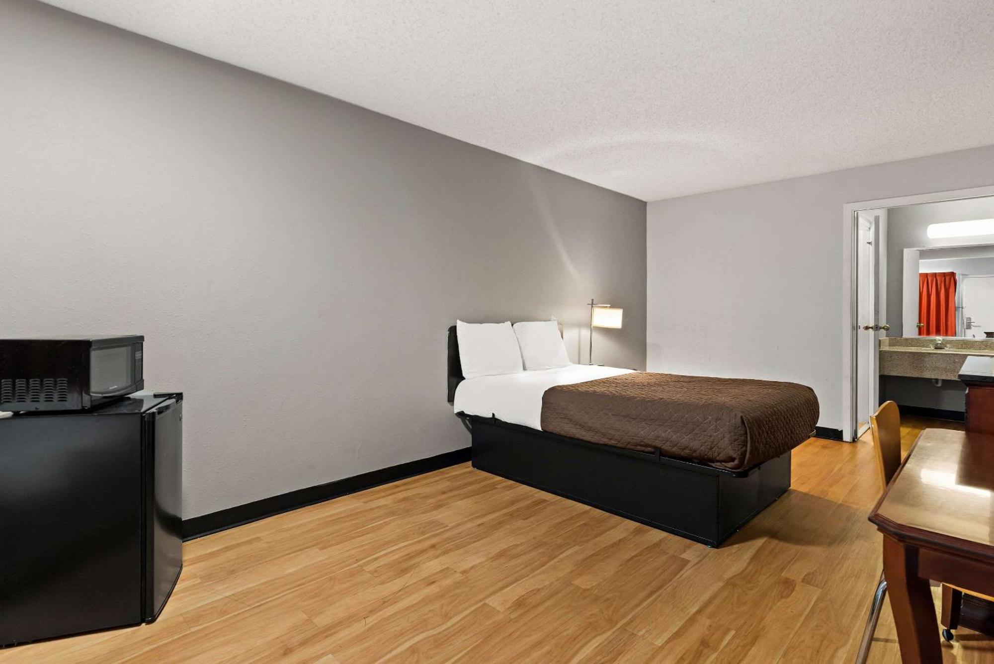 Rodeway Inn Brooklawn Dış mekan fotoğraf