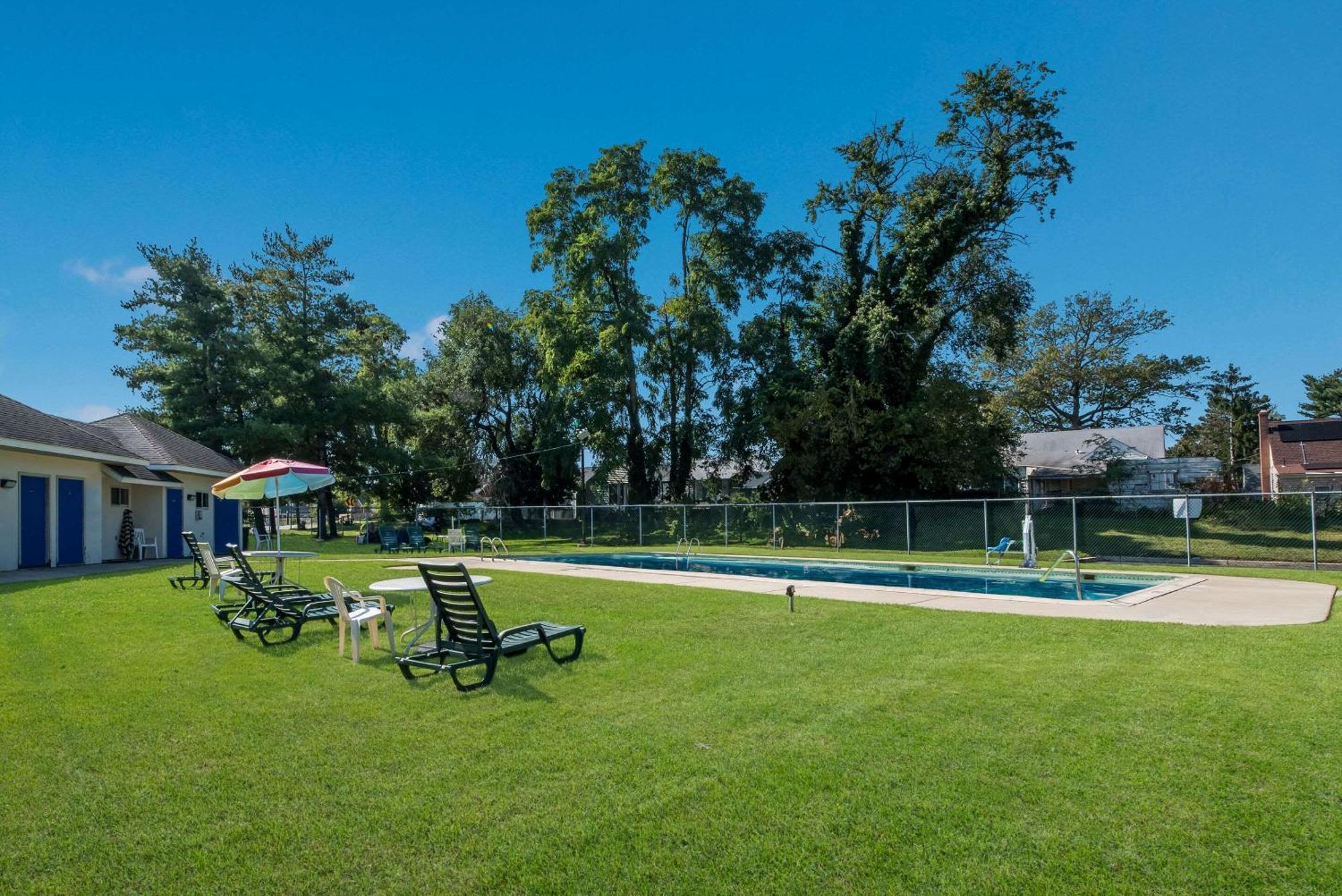 Rodeway Inn Brooklawn Dış mekan fotoğraf