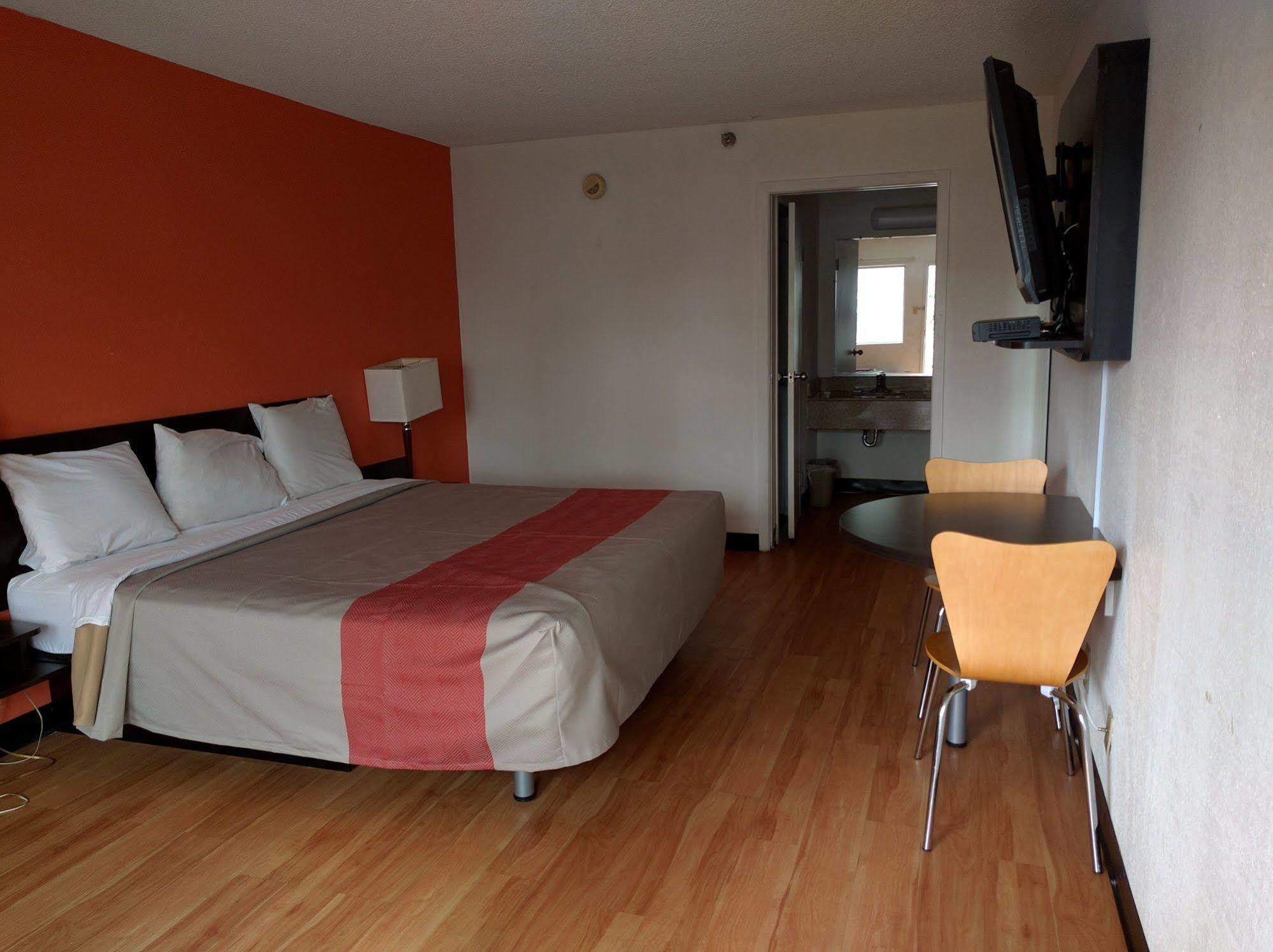 Rodeway Inn Brooklawn Dış mekan fotoğraf
