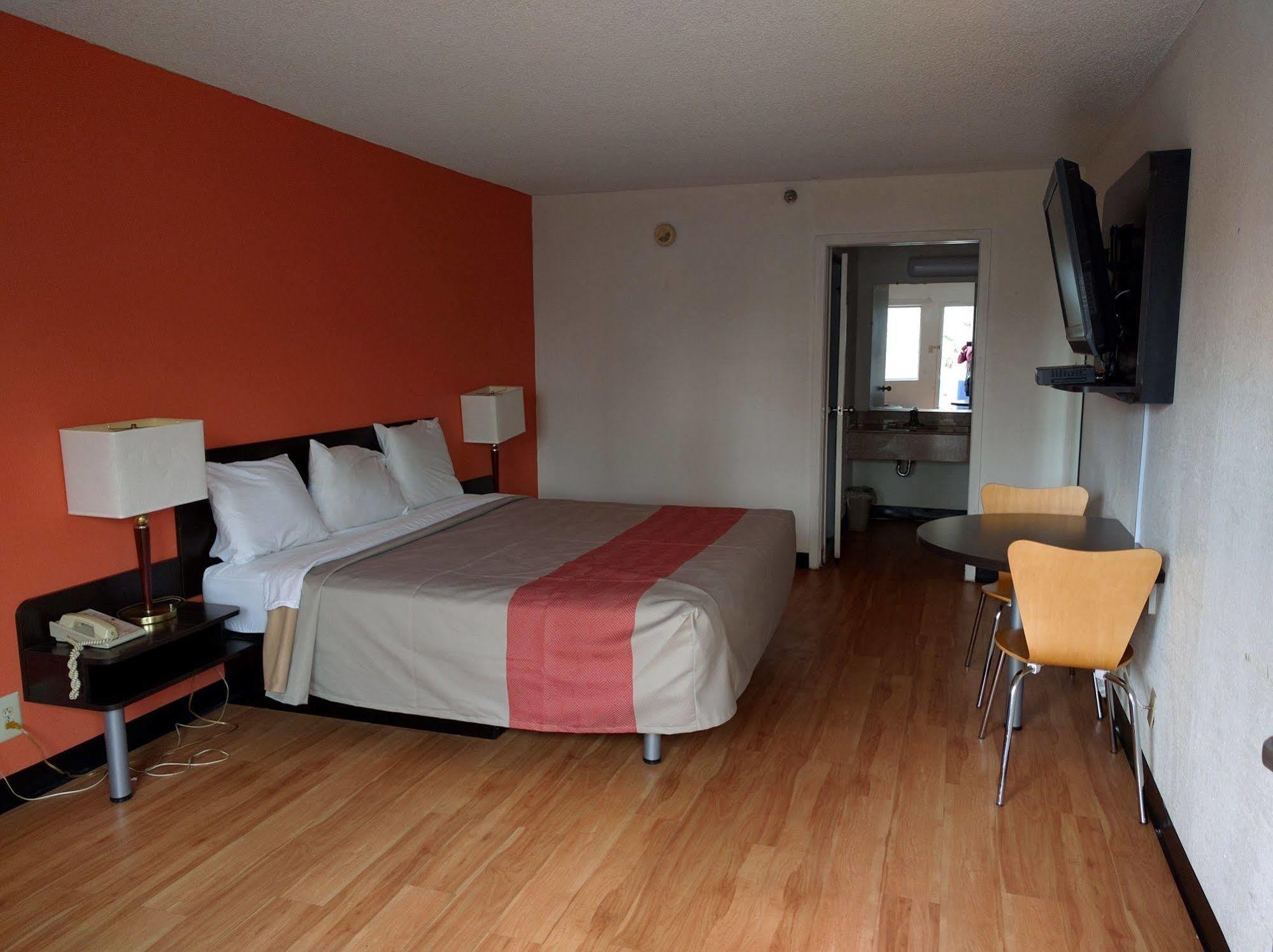 Rodeway Inn Brooklawn Dış mekan fotoğraf